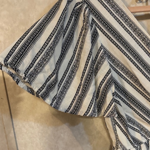 Striped V-Neck Romper - Picture 4 of 12